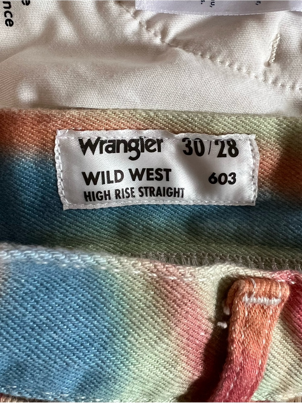 Wrangler Waves WILD WEST 603
HIGH RISE STRAIGHT W30 L28 - Picture 11 of 15